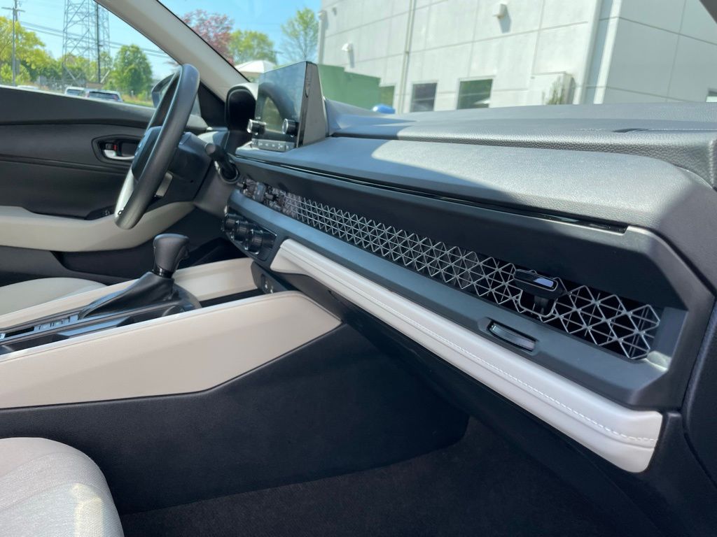 2024 Honda Accord LX 31