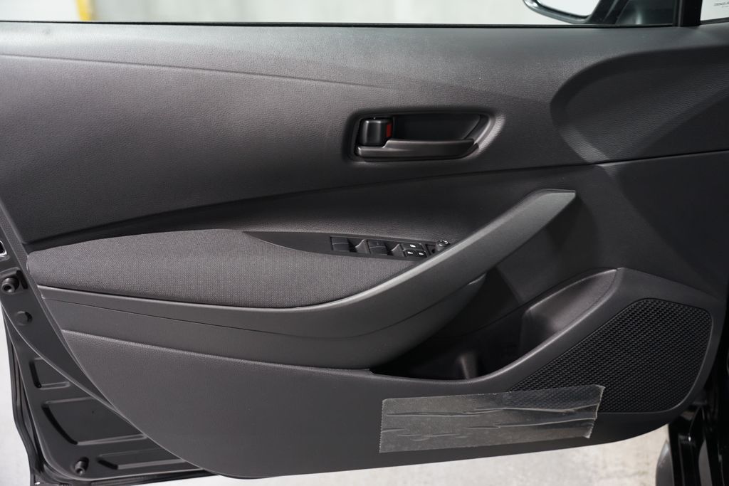2025 Toyota Corolla LE 27