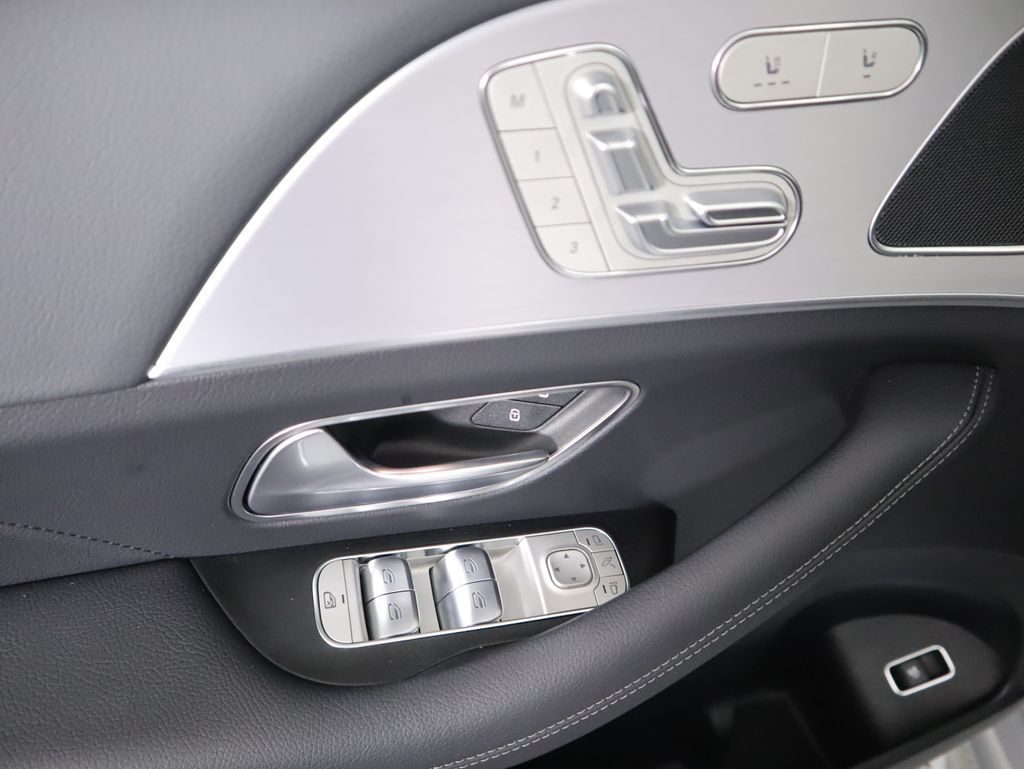 Thumbnail: 2026 Mercedes-Benz GLE - 25