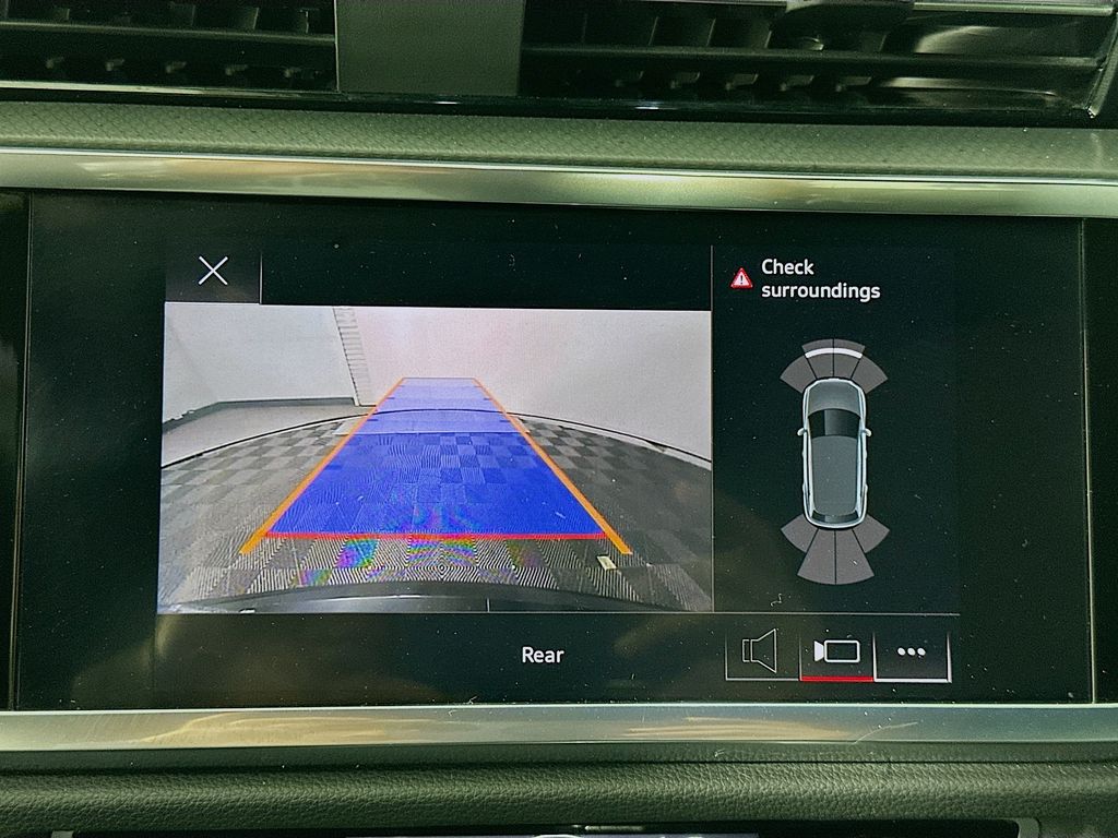 Thumbnail: 2022 Audi Q3 - 13