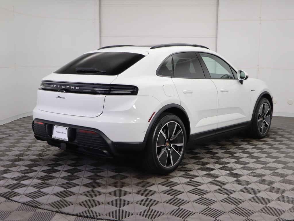 Thumbnail: 2025 Porsche Macan - 7