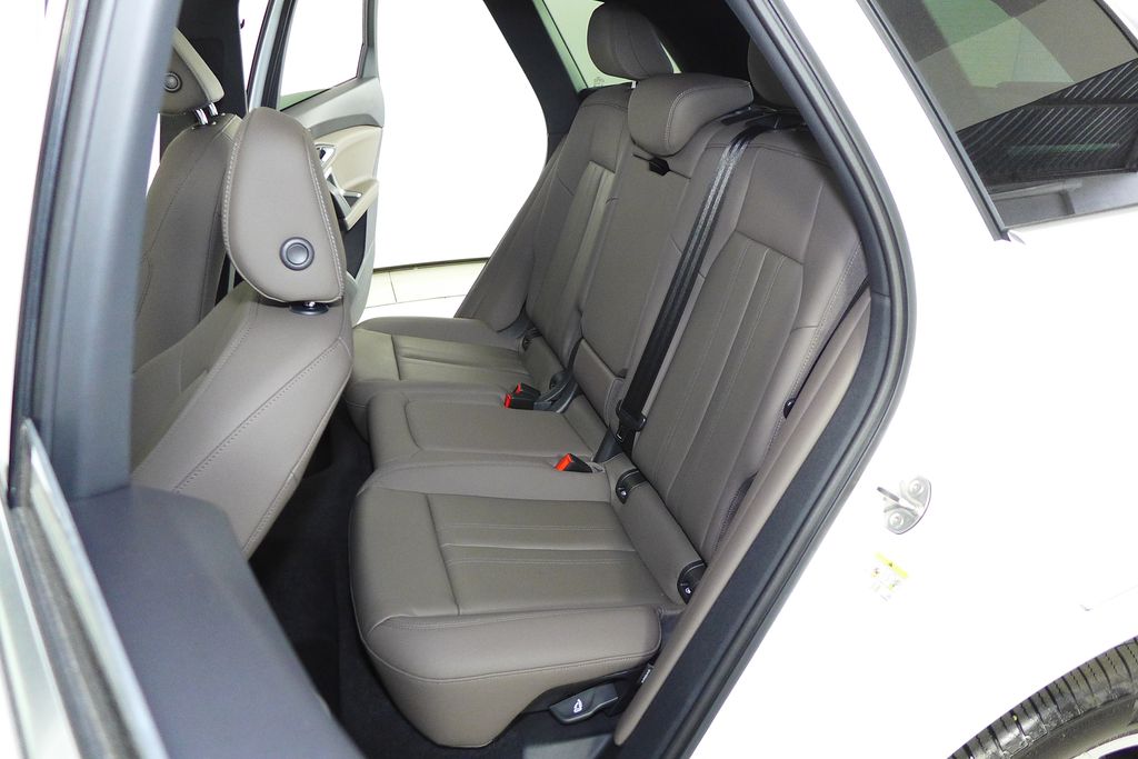 Thumbnail: 2025 Audi Q5 - 21