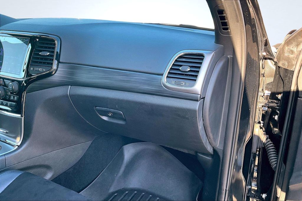 2020 Jeep Grand Cherokee Altitude Black at DeMontrond Auto Country