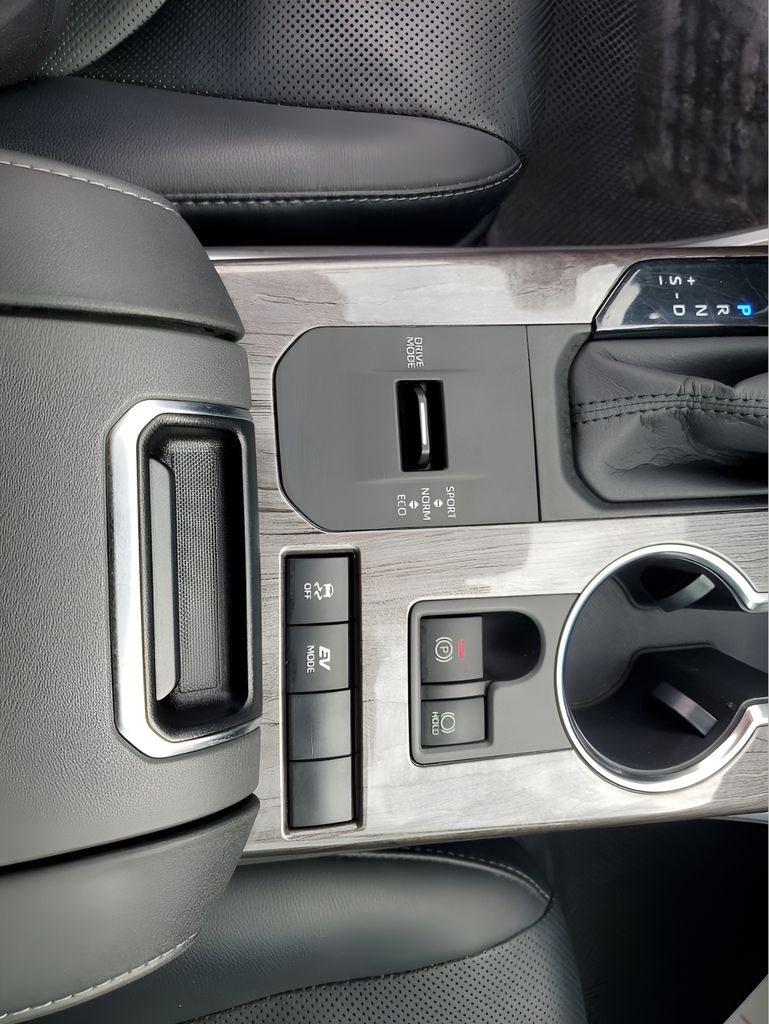 Used Car 2020 Toyota Highlander Hybrid  Limited For Sale Under $25,000 In Austin, Texas