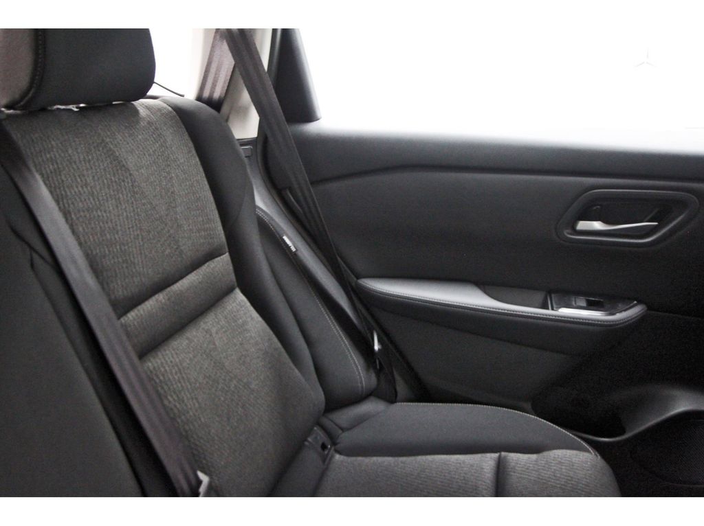 2026 Nissan Rogue SV - 9
