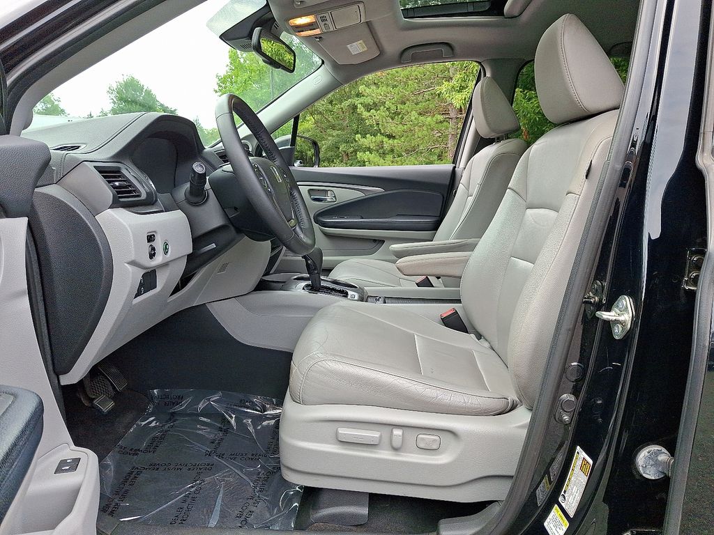 Thumbnail: 2016 Honda Pilot - 14