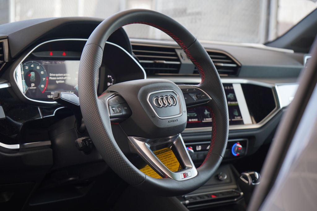 2025 Audi Q3  8