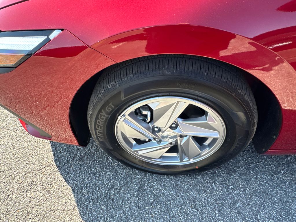 2025 Hyundai Elantra SE photo 18