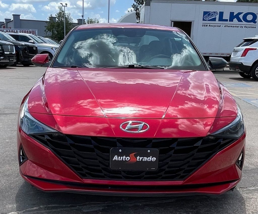 2022 Hyundai Elantra SE Red at DeMontrond Auto Country