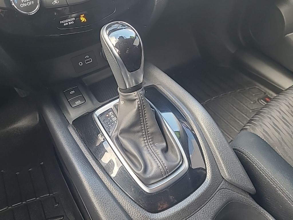 used 2019 Nissan Rogue car, priced at $17,916