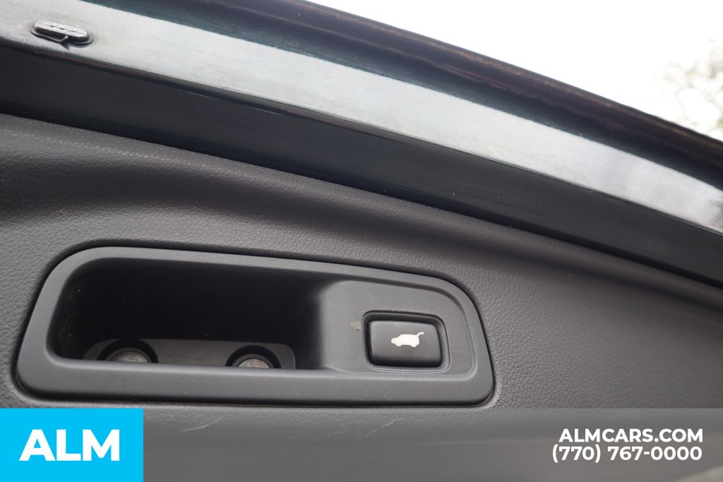 Used 2018  Honda Touring image 24