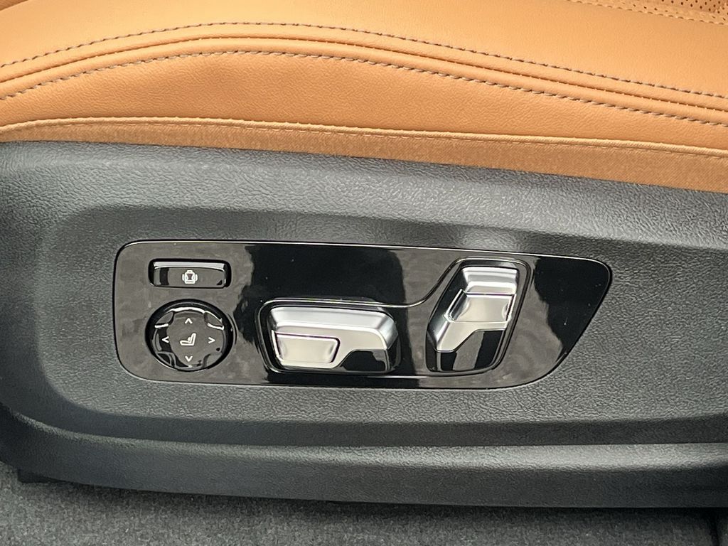 Thumbnail: 2026 BMW X5 - 12