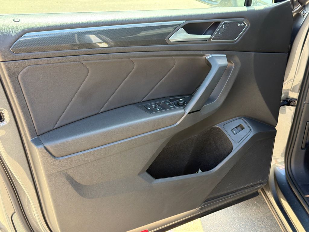Used 2019 Gray Volkswagen 2.0T SEL Premium R-Line image 10