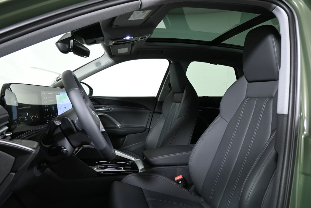 Thumbnail: 2025 Audi Q5 - 14