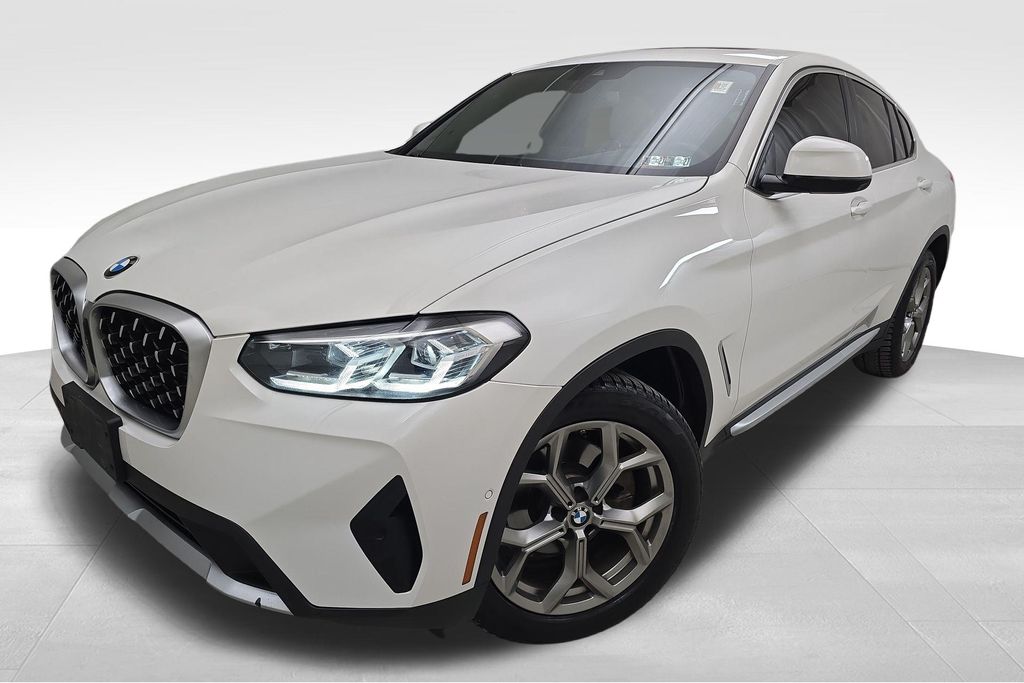 2022 BMW X4 xDrive30i's photo