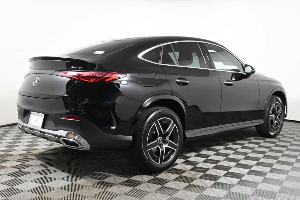 2025 Mercedes-Benz GLC 300 7