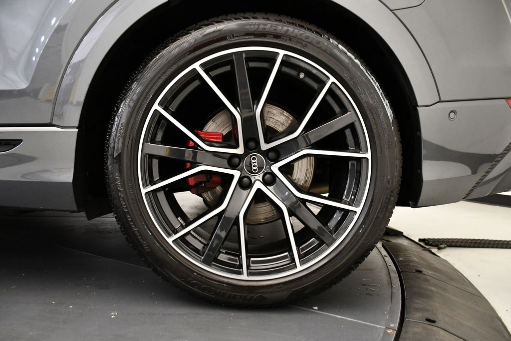 Thumbnail: 2022 Audi SQ8 - 13