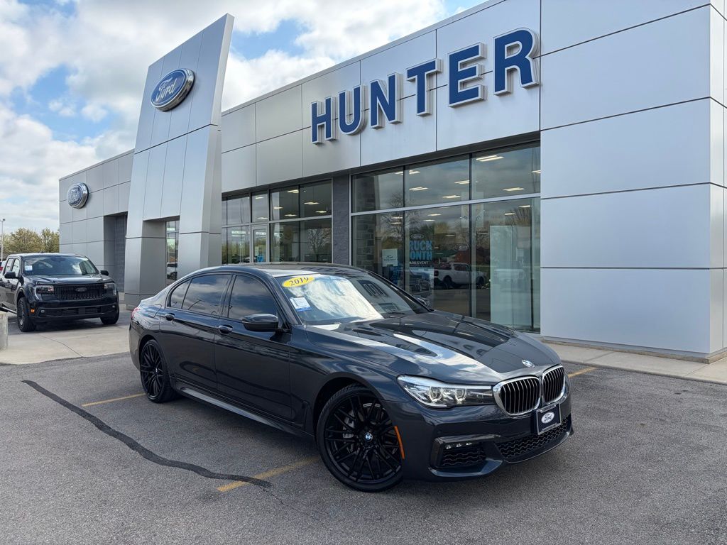 Gray Metallic 2019 BMW 7 Series 740i RWD Sedan Rear-Wheel Drive 8-Speed Automatic