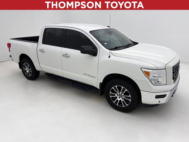 2021 Nissan Titan SV Crew Cab 4WD