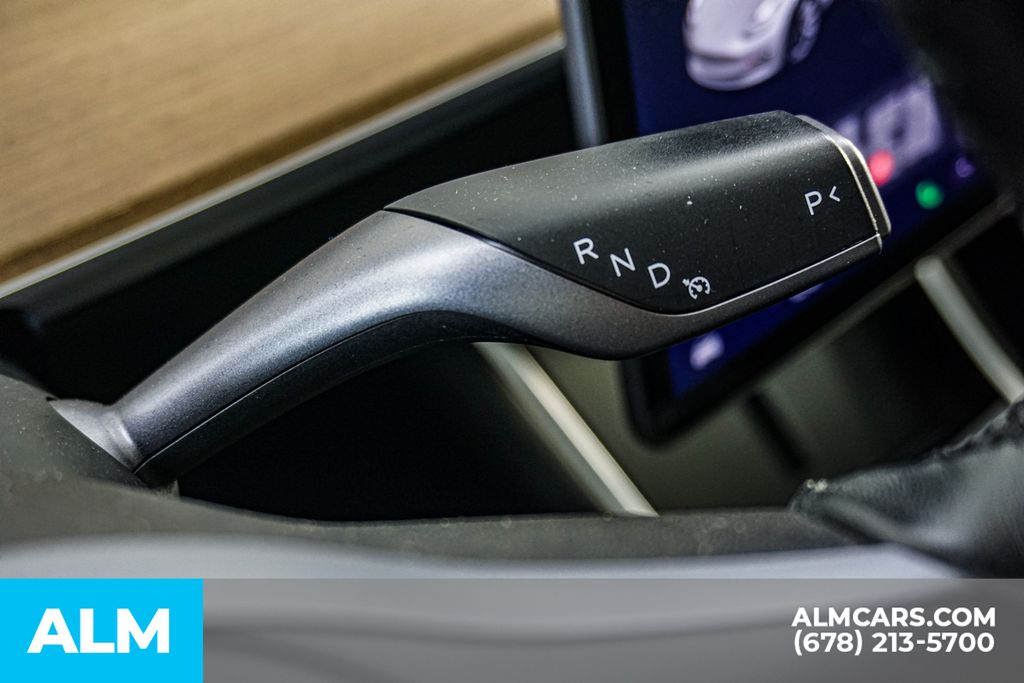 Used 2018  Tesla Long Range image 30