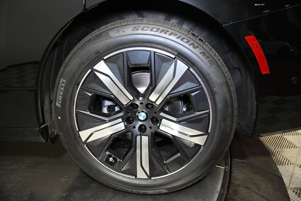 Thumbnail: 2026 BMW iX - 12