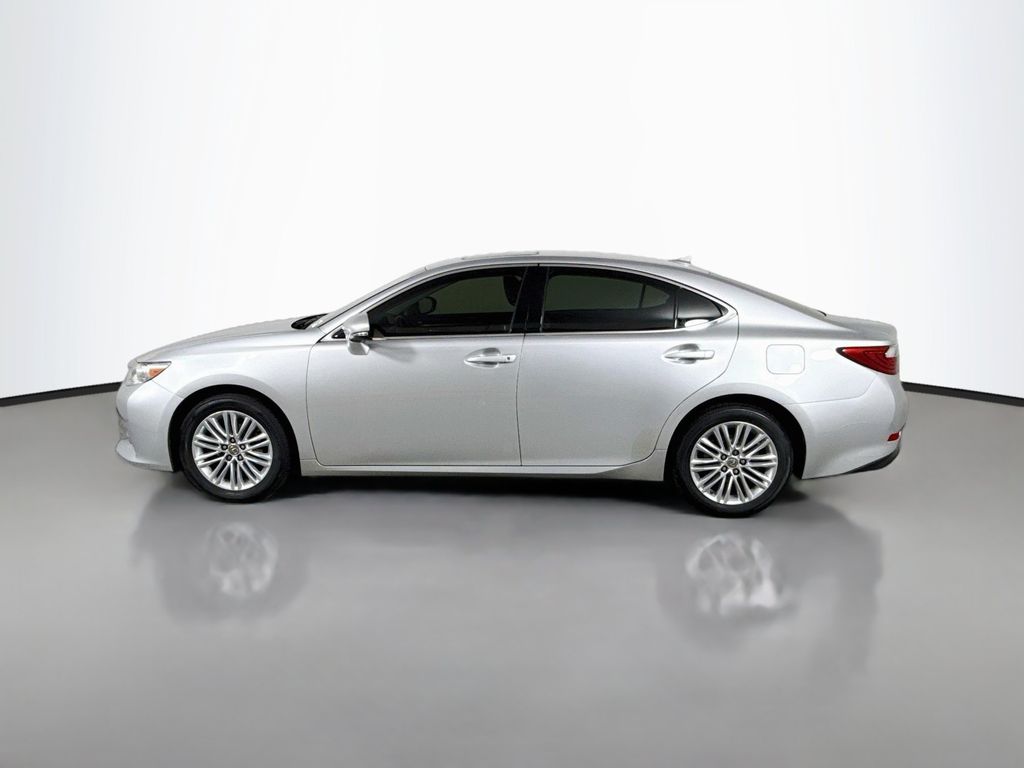 Thumbnail: 2014 Lexus ES - 8