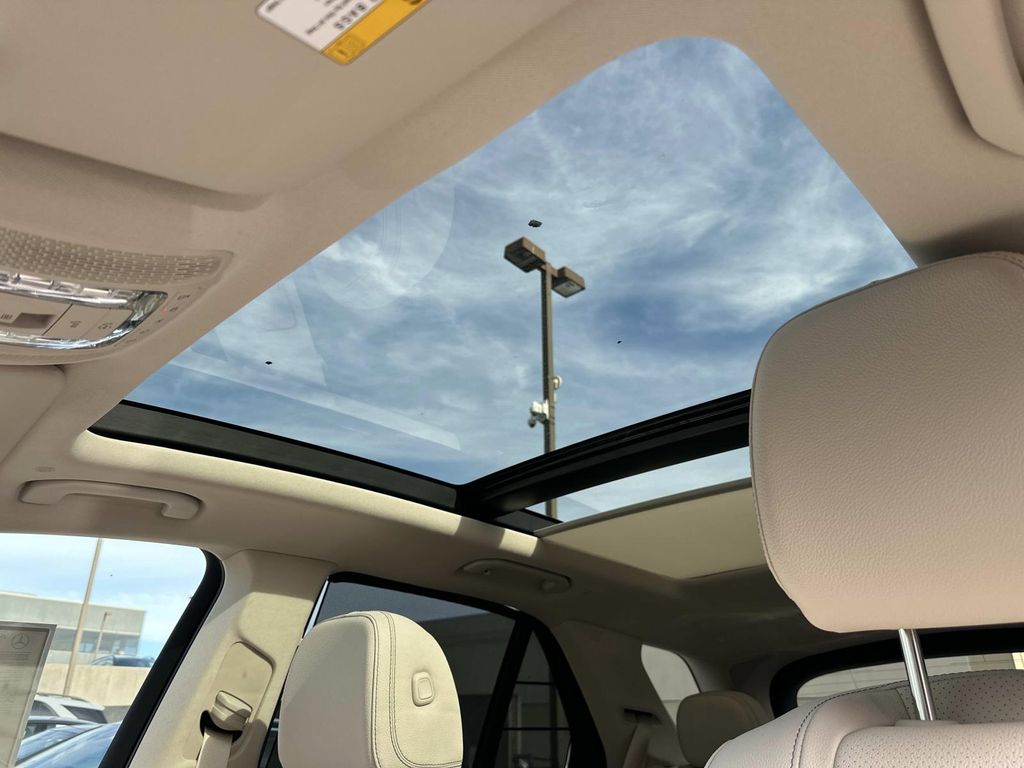 Thumbnail: 2026 Mercedes-Benz GLE - 19