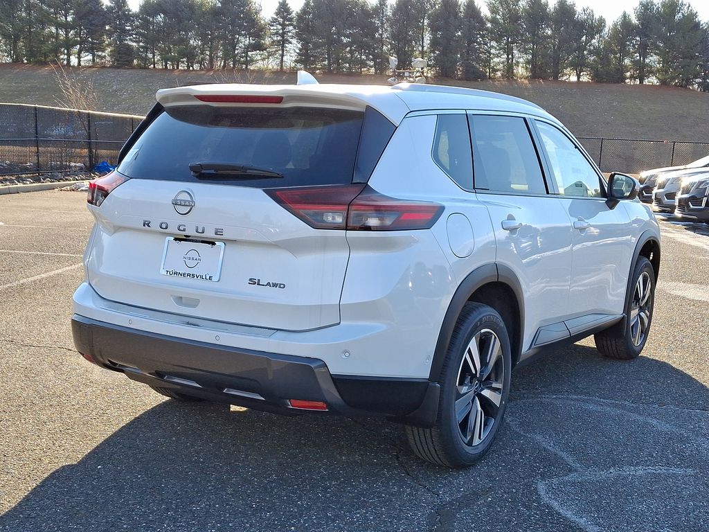 2025 Nissan Rogue SL 4