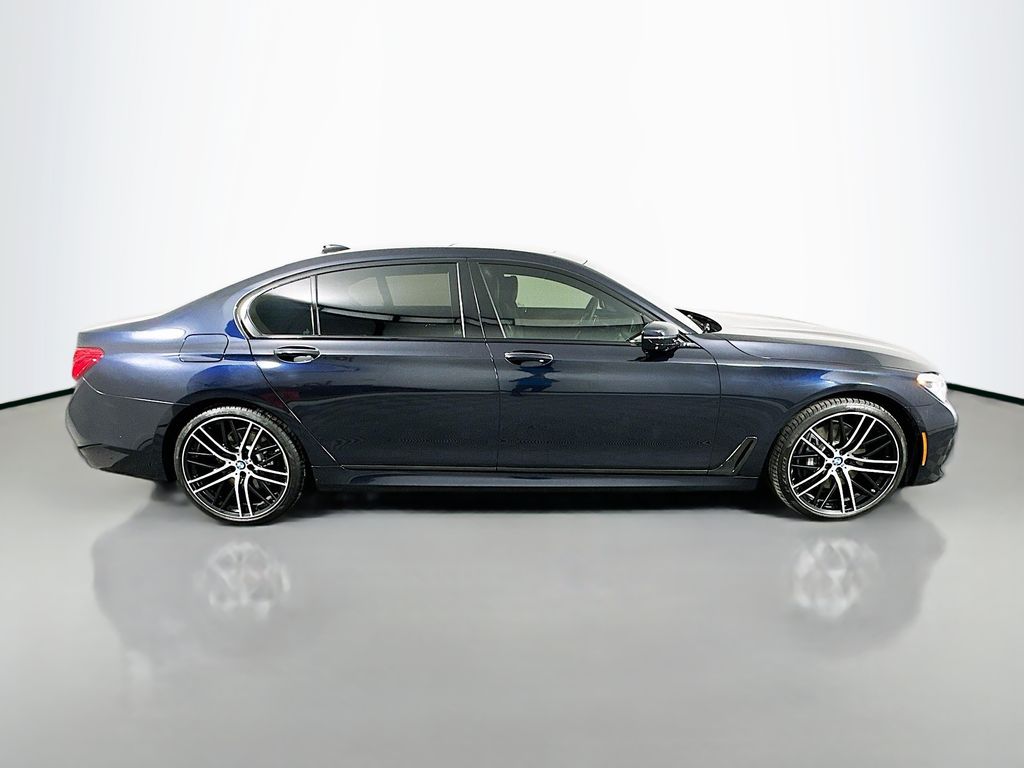 Thumbnail: 2016 BMW 7 Series - 4