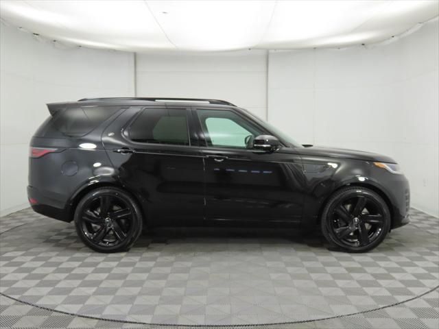 Thumbnail: 2026 Land Rover Discovery - 4