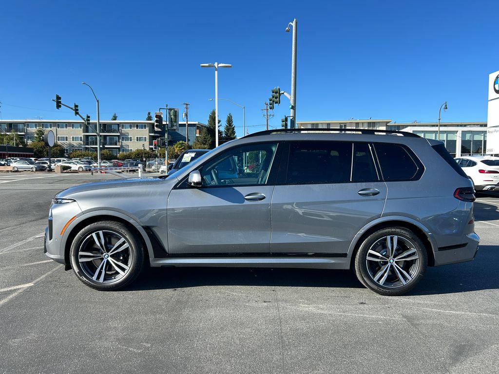 Thumbnail: 2026 BMW X7 - 2