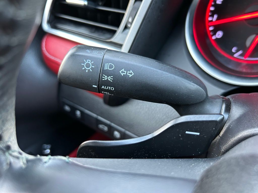 2018 Toyota Camry XSE 21