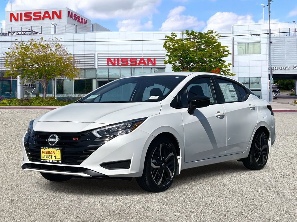 2025 Nissan Versa 1.6 SR
