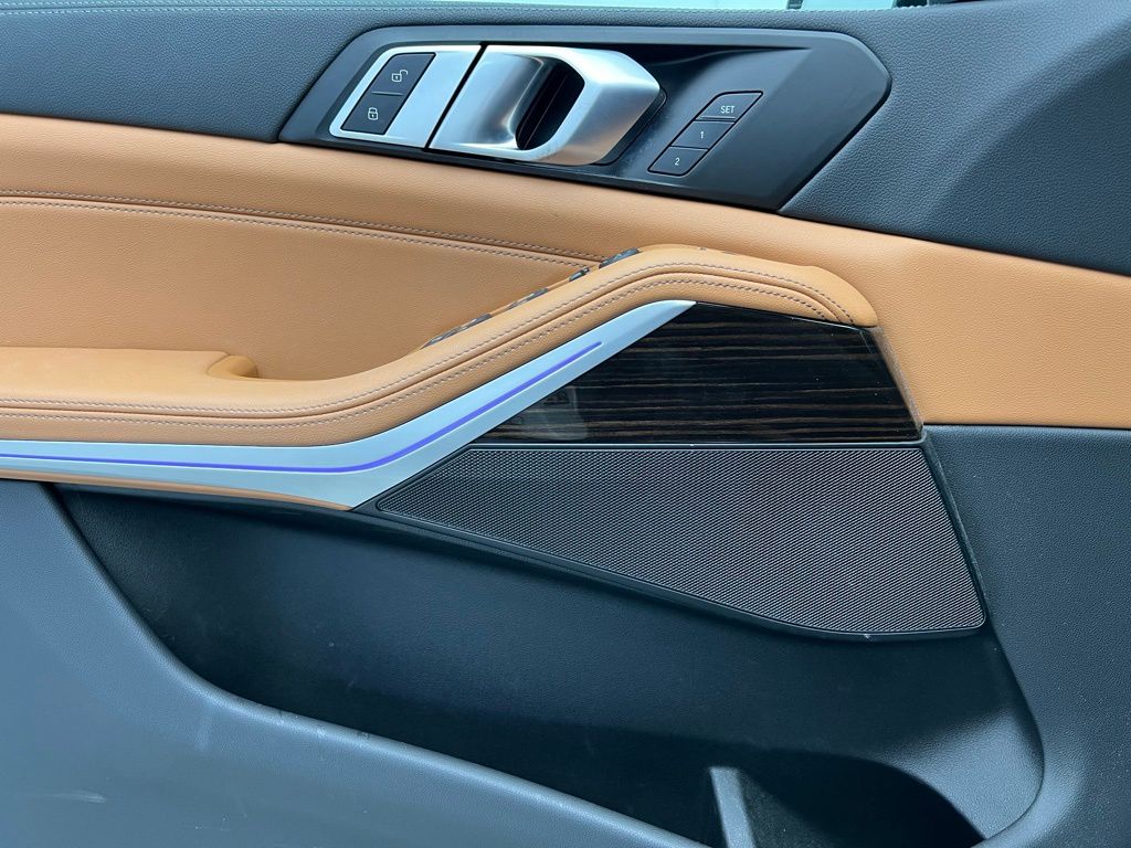 Thumbnail: 2023 BMW X5 - 21