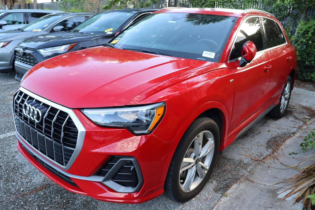 Thumbnail: 2022 Audi Q3 - 2