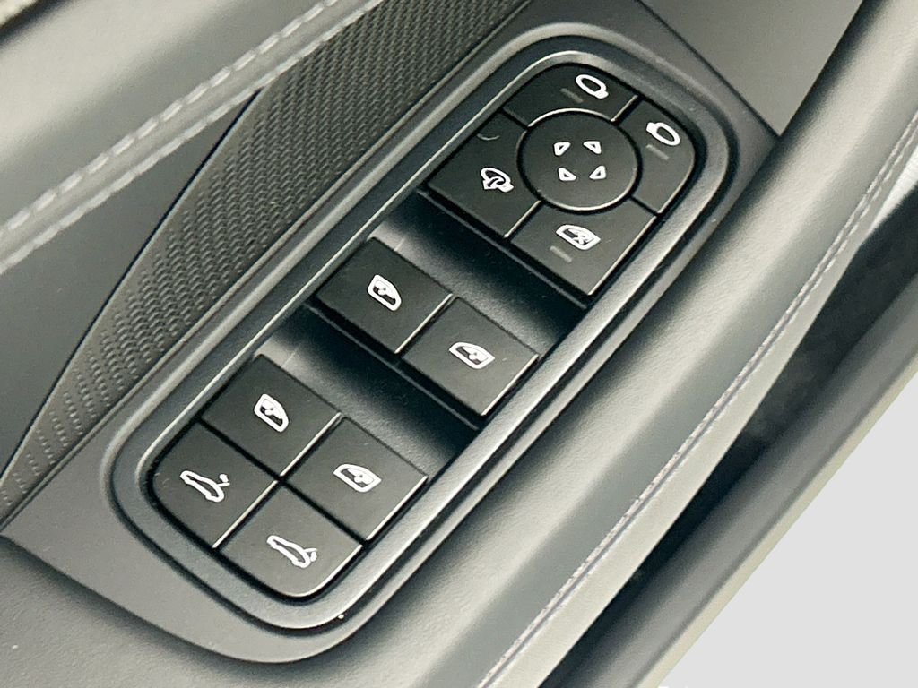 Thumbnail: 2026 Porsche Panamera - 23