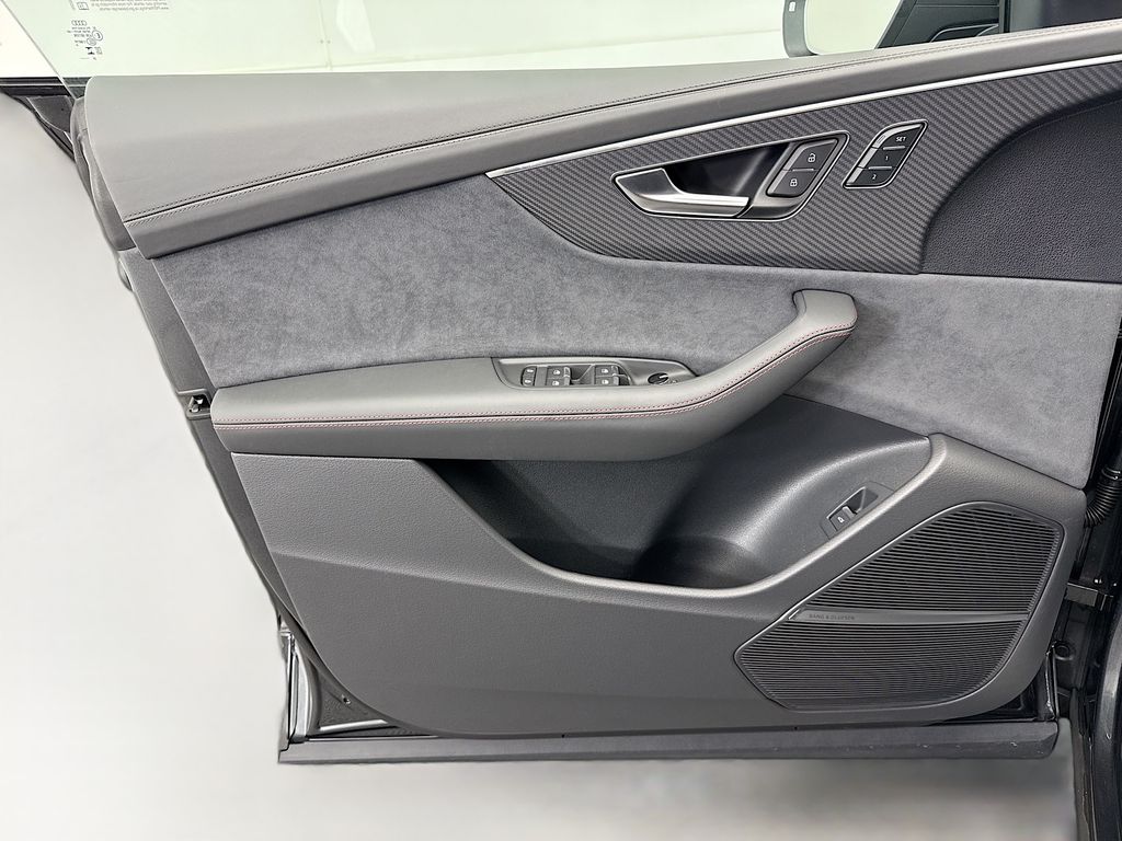 Thumbnail: 2026 Audi Q8 - 23