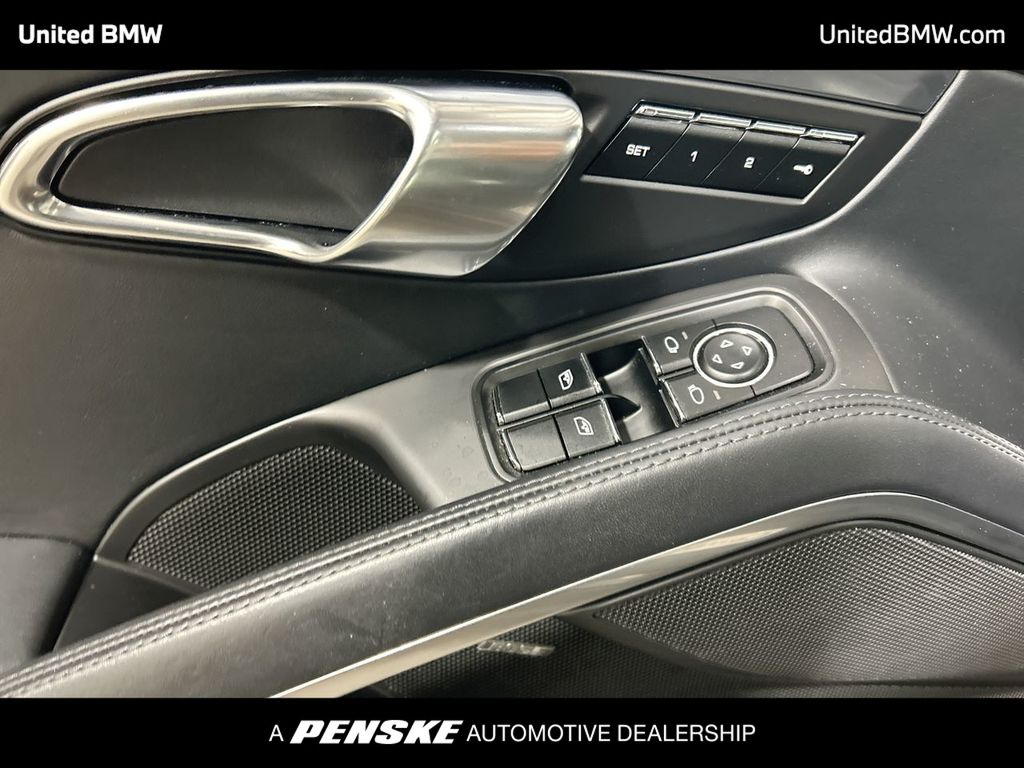 Thumbnail: 2015 Porsche 911 - 11