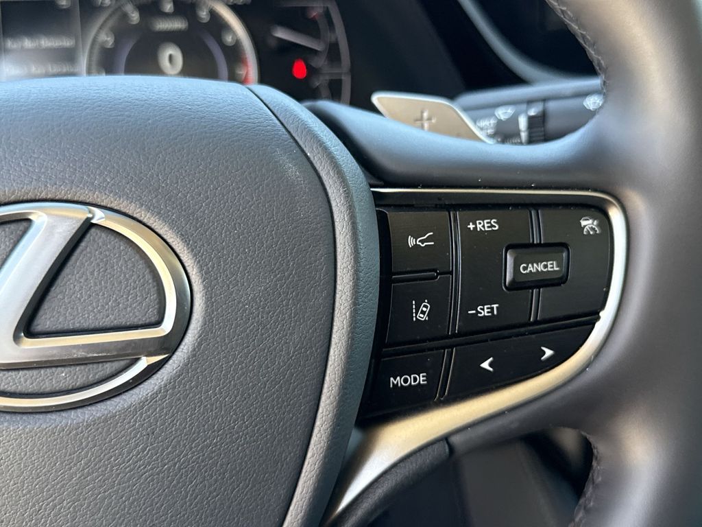 Thumbnail: 2025 Lexus ES - 27