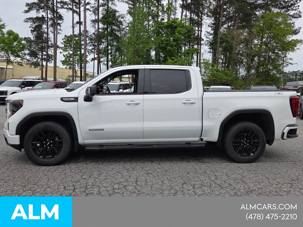 Used 2024 White GMC Elevation image 5