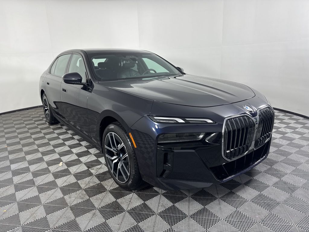 Thumbnail: 2023 BMW 7 Series - 3