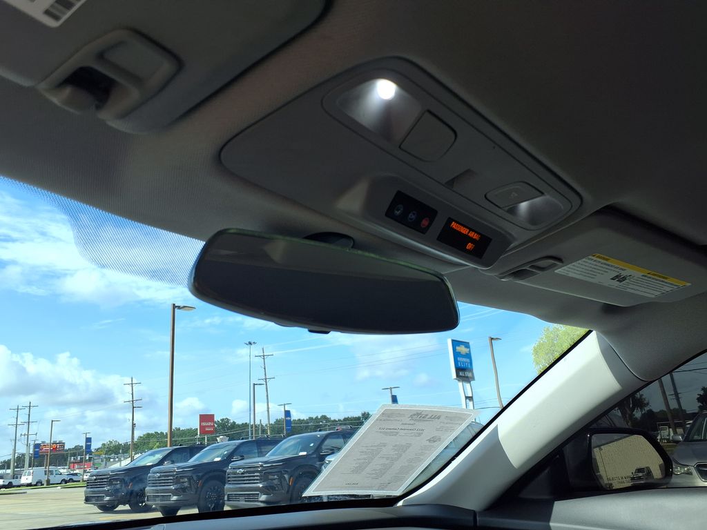 Used 2022 Black Chevrolet 1LT image 27