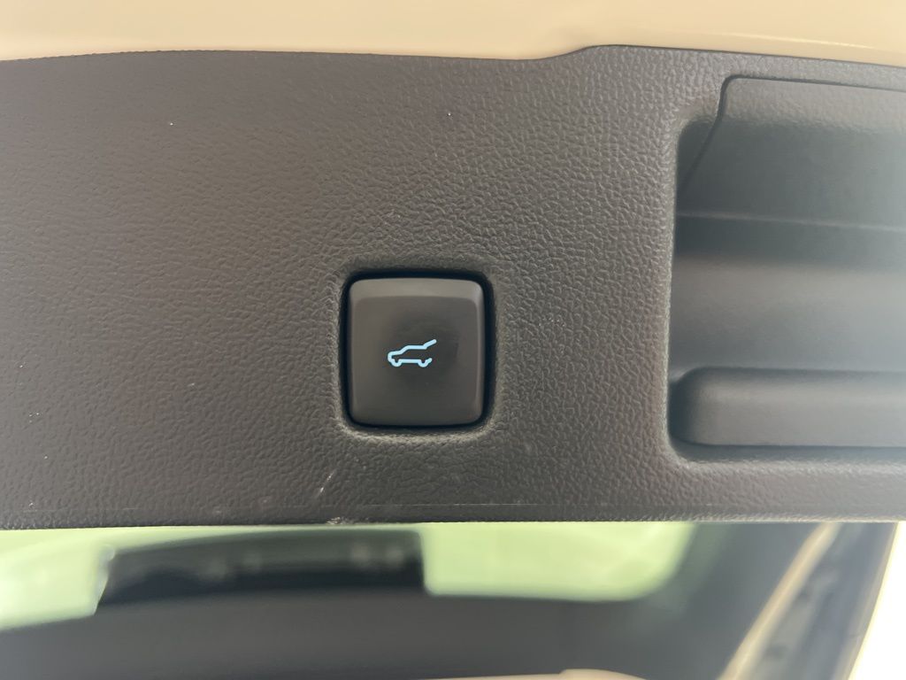 Used 2023 White Ford Active image 31