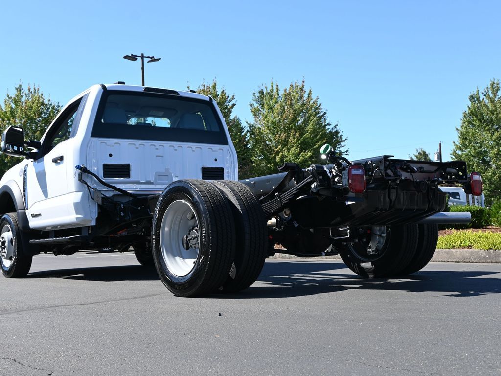 2025 Ford F-550 XL photo 3