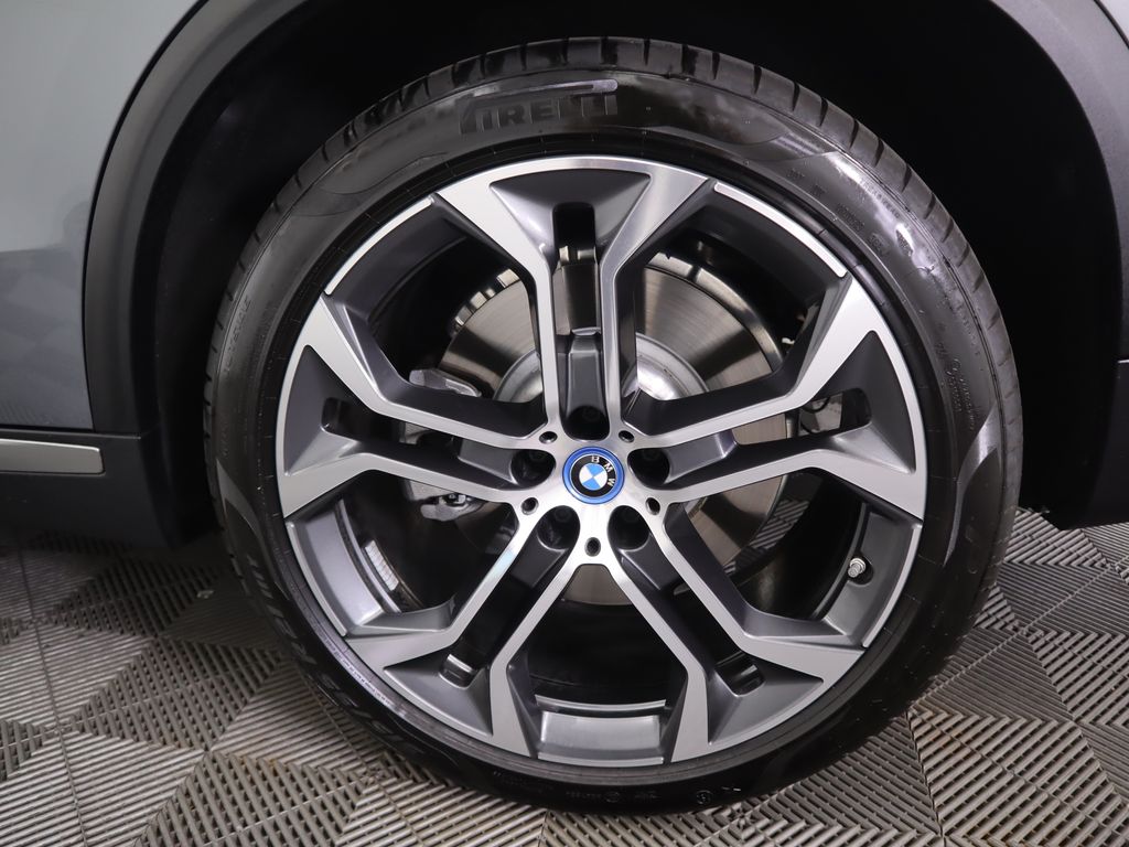 Thumbnail: 2025 BMW X5 - 32