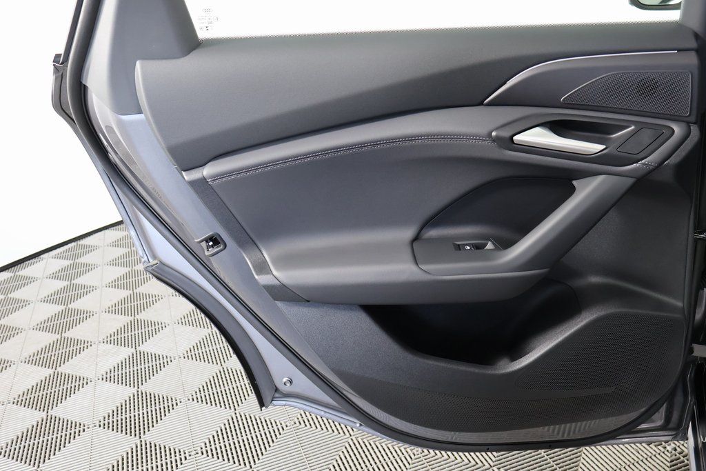 Thumbnail: 2025 Audi e-tron S - 13