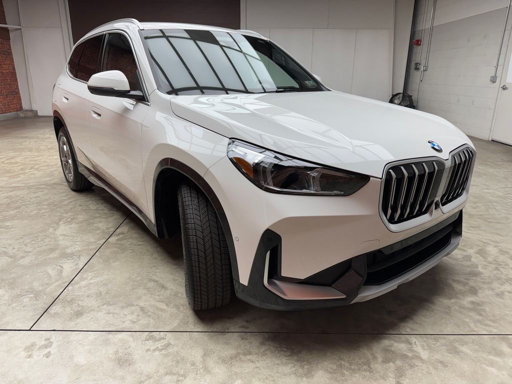 New 2026 White BMW xDrive28i image 7