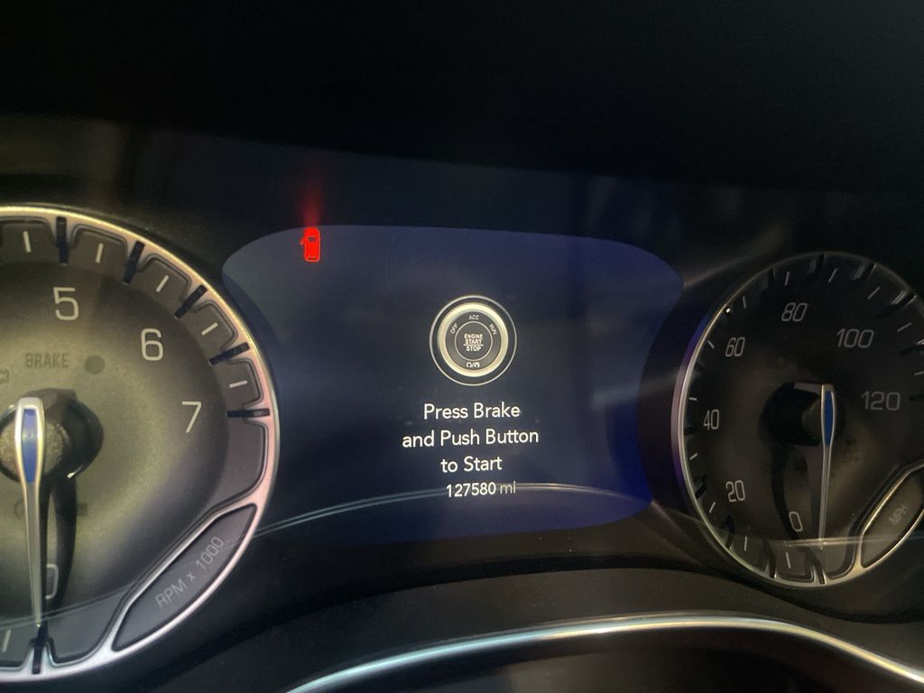 Thumbnail: 2020 Chrysler Pacifica - 6