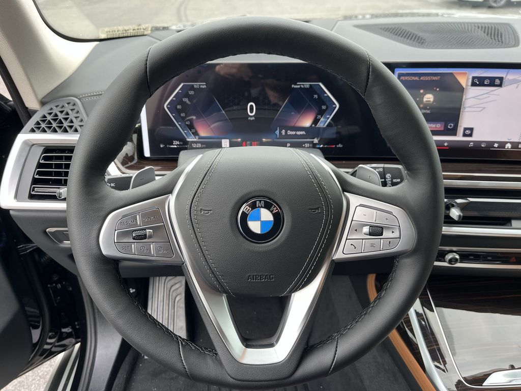 Thumbnail: 2027 BMW X7 - 14