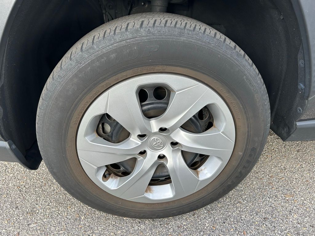 Thumbnail: 2023 Toyota RAV4 - 9